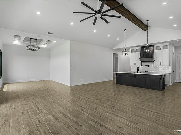 3rd image of 2644 E Guerlain Dr
