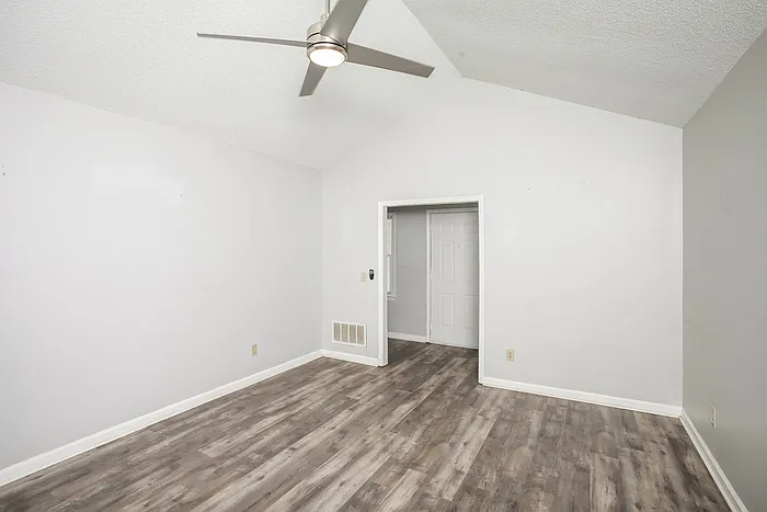 148 Pear Tree Cir — Photo 3