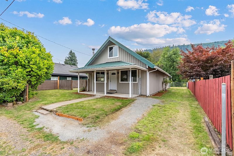 2nd image of 725 W Main Avenue