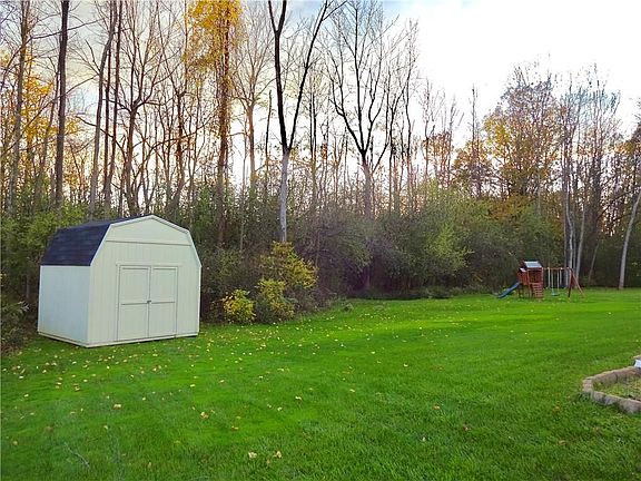 5th image of 124 Heather Dale Cir