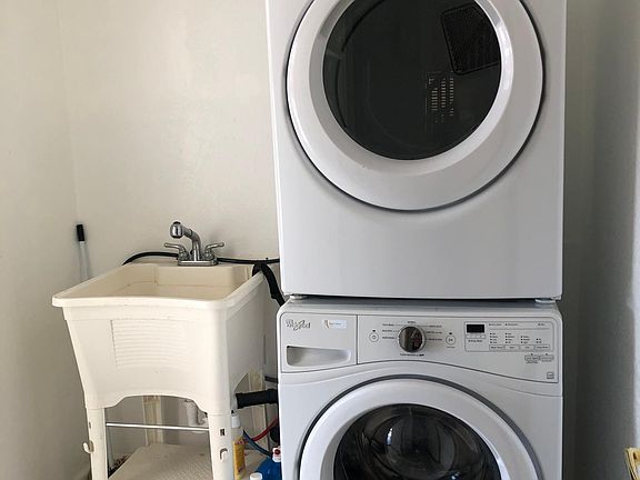 4th image of 5831 Sternsburg Way