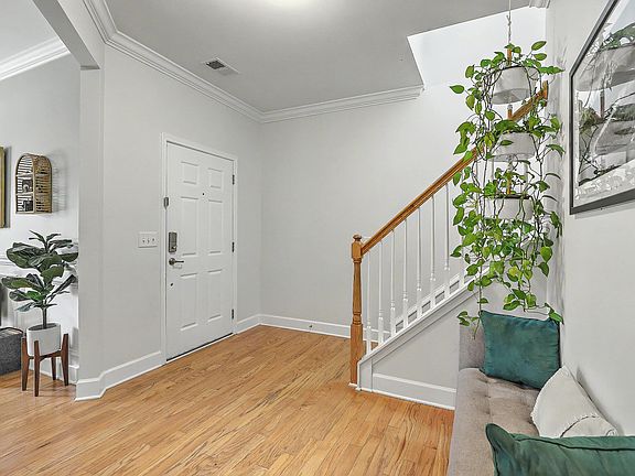 5th image of 409 Fetterbush Dr
