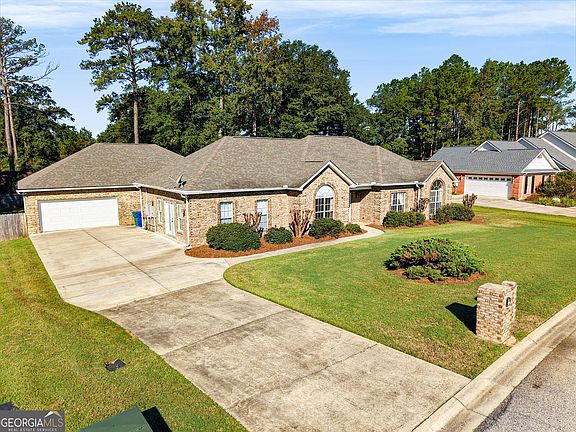 2nd image of 204 Mitculler Ct