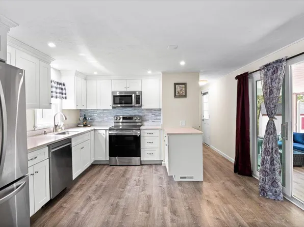 20-5 South Meadow Village, Carver, MA 02330