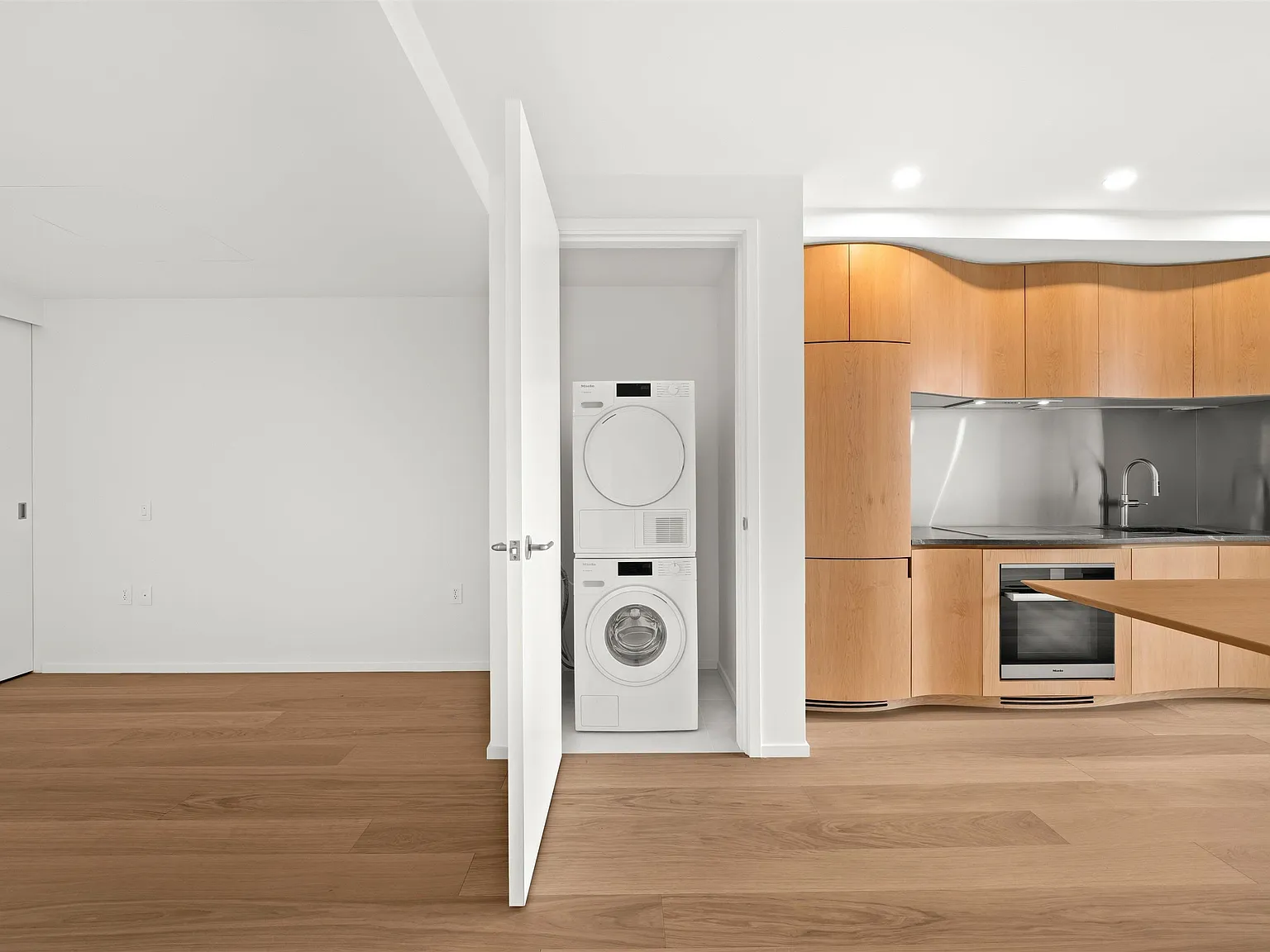Studio, 874 sqft, $3,500 — Photo 3
