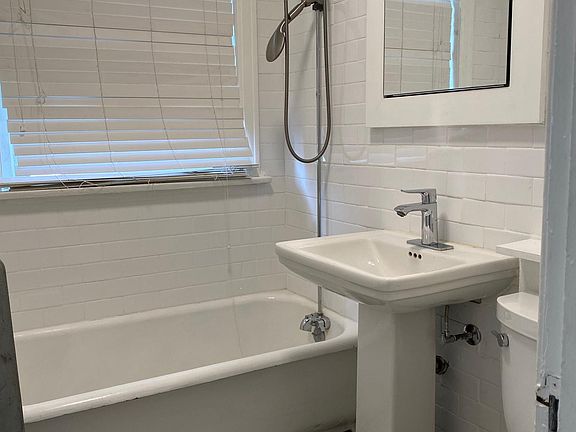 2nd image of 131-133 E 46th St #3