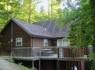 212 Debbie Ln, Slade, KY 40376