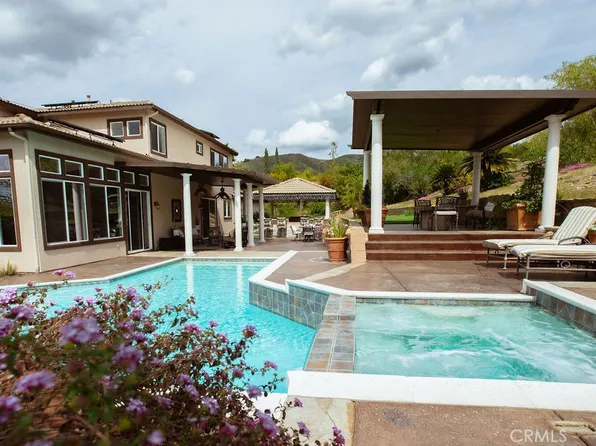 2109 Canyon View Ln, Redlands, CA 92373