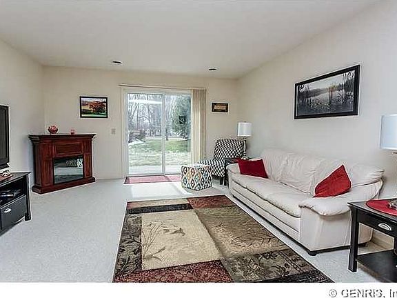 5th image of 319 Walker Dr