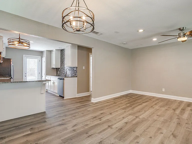 3221 McCart Ave — Photo 6