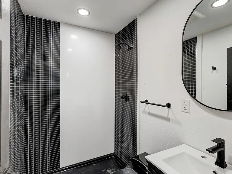 1922 Fairfield Ave #101 — Photo 1