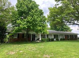 402 Lone Beech Rd, Monticello, IL 61856