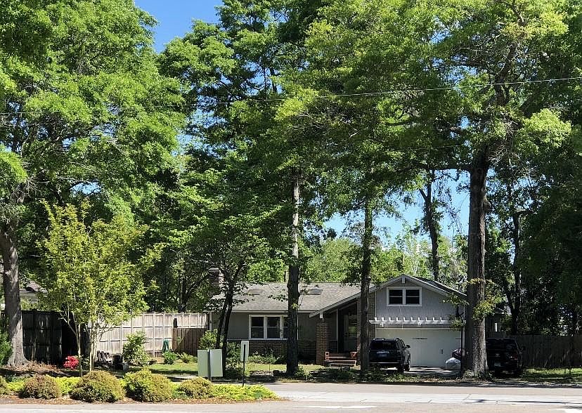 1st image of 205 Bradley Dr