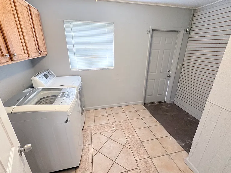 4428 Carousel Rd — Photo 18