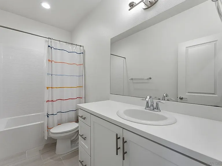 2464 Solara Ln — Photo 17
