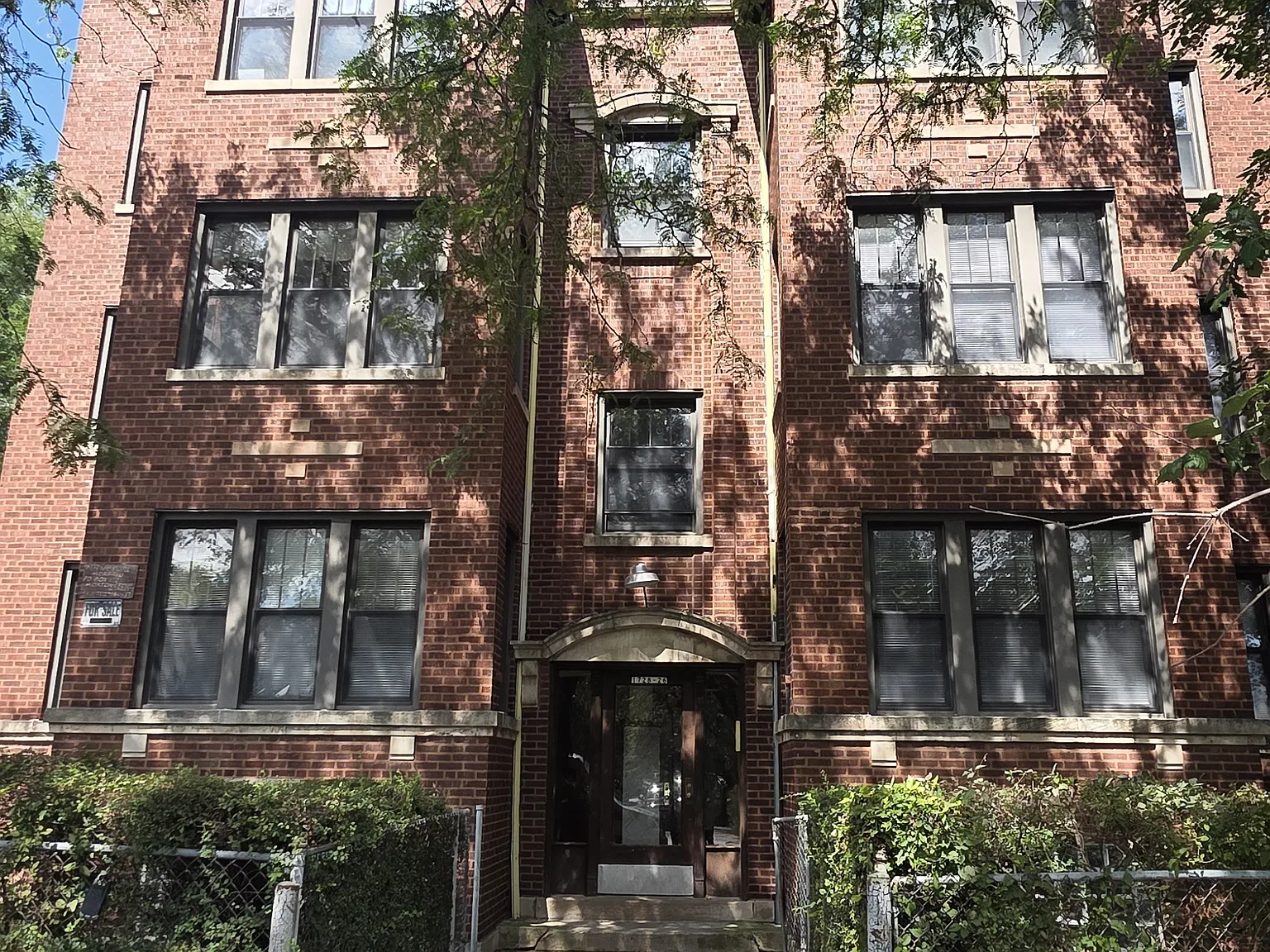 2 bed, $1,600 — Photo 1
