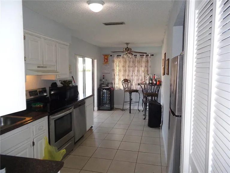 9571 Sunset Strip — Photo 5