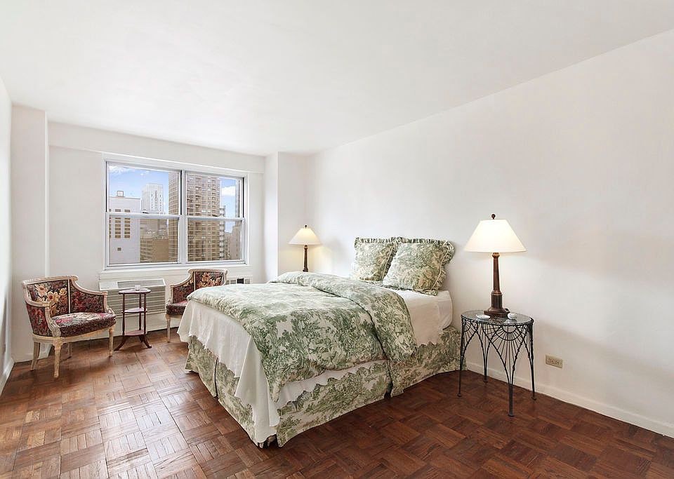 1st image of 300 E 71st St APT 16C