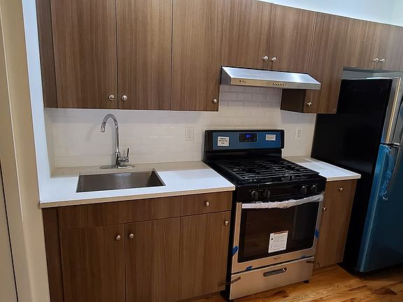2nd image of 1048 Morris Ave #2E