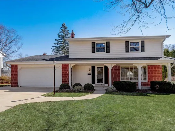 W55N778 Cedar Ridge DRIVE, Cedarburg, WI 53012