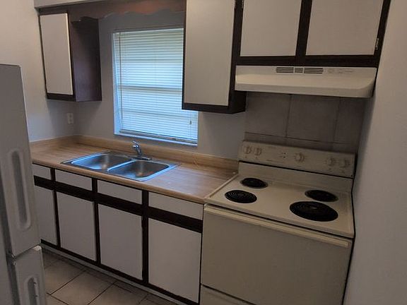 3rd image of 13104 Leisurewood Pl APT 204