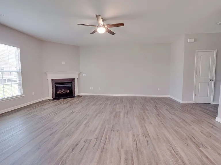 1152 Marlena Ln — Photo 2