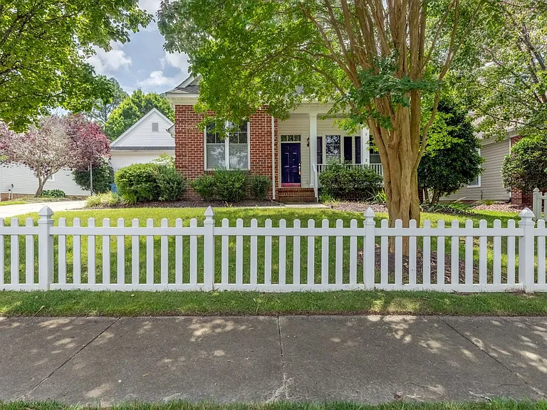 9127 Three Bushel Dr — Photo 2