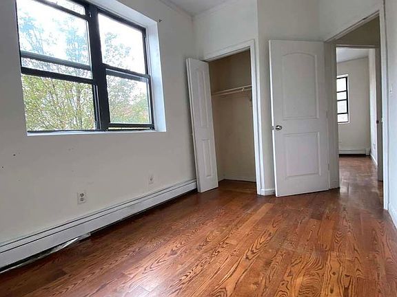 5th image of 18 Underhill Ave #2