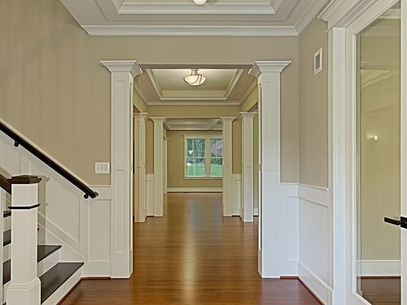 2nd image of 307 Arcadian Cir SW