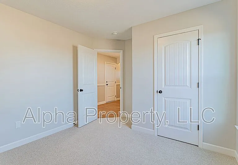 2204 Davenport Ct — Photo 17