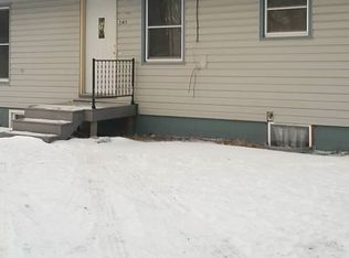 2415 El Rio Dr, Minot, ND 58701