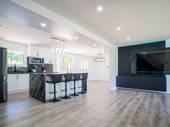 77 Elford Cres, Hamilton, ON L8K 5K8