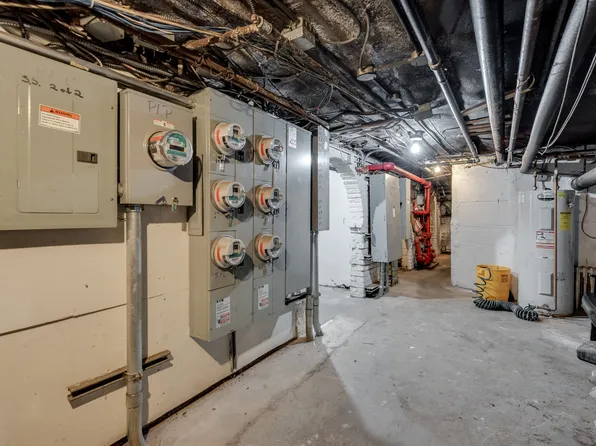 102 Pierrepont Street image 41 of 42