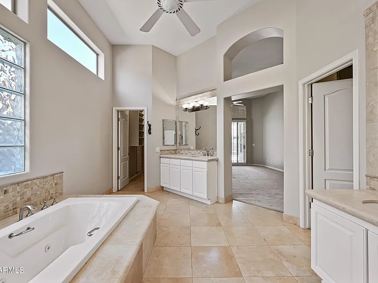 6057 E Campo Bello Dr — Photo 22