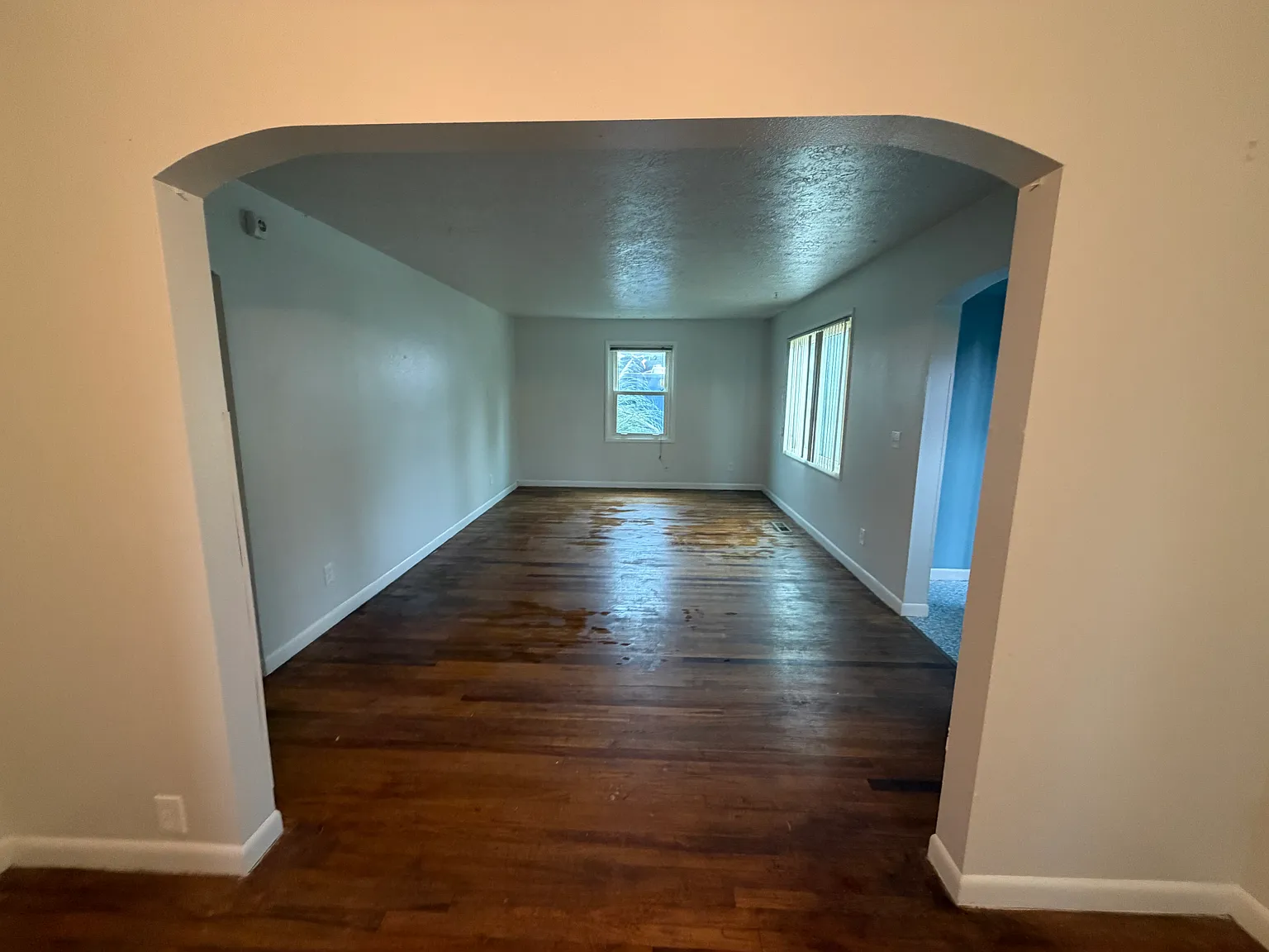 3 bed, 1368 sqft, $2,400 — Photo 2
