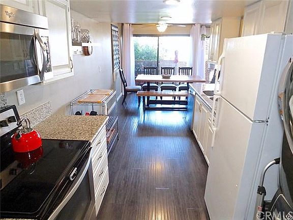 3rd image of 605 Redondo Ave Unit 201