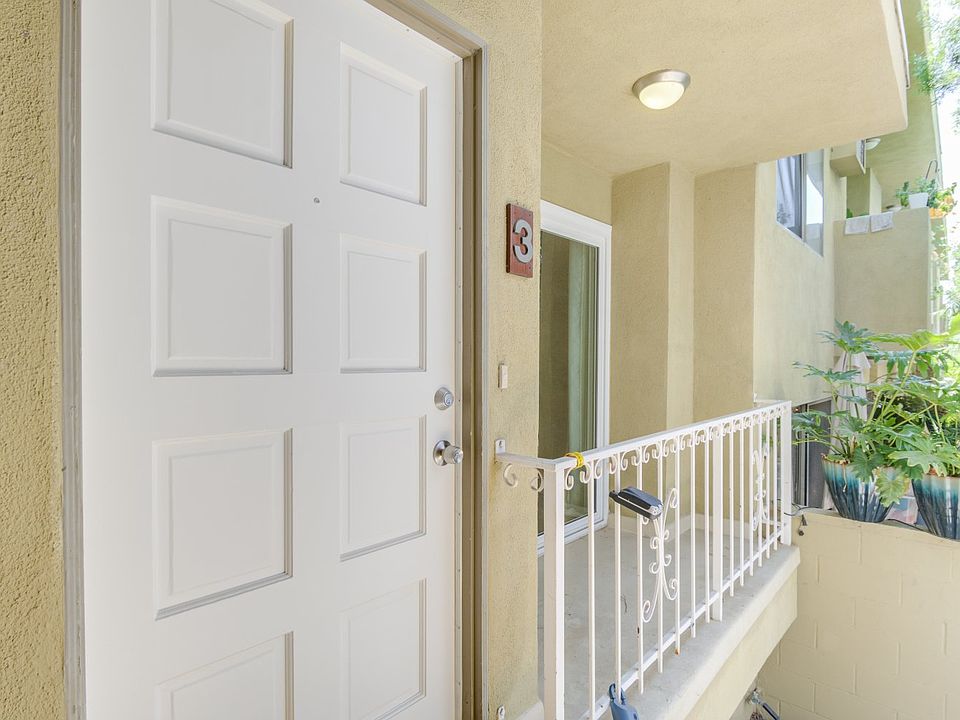 1st image of 11959 Dorothy St APT 3