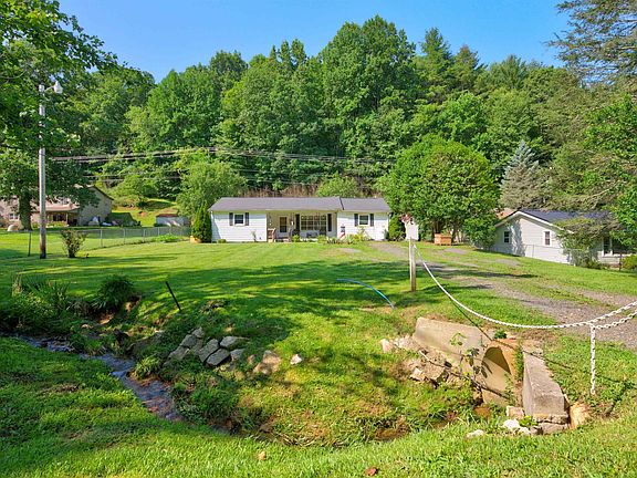 3rd image of 4103 Poplar Camp Rd