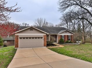 1920 Windy Hill Rd, Saint Louis, MO 63122