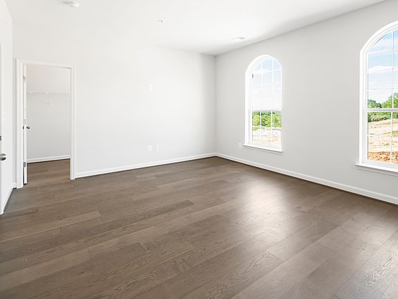 The Lincoln at Potomac Overlook