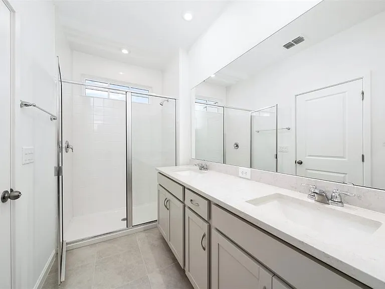 2414 Celebration Blvd — Photo 15
