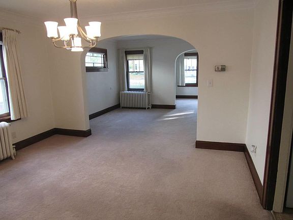2nd image of 2127 Saint Clair Ave