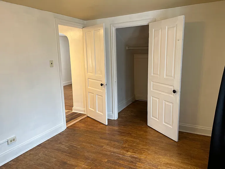 652 Washington Ave #1/2 — Photo 12