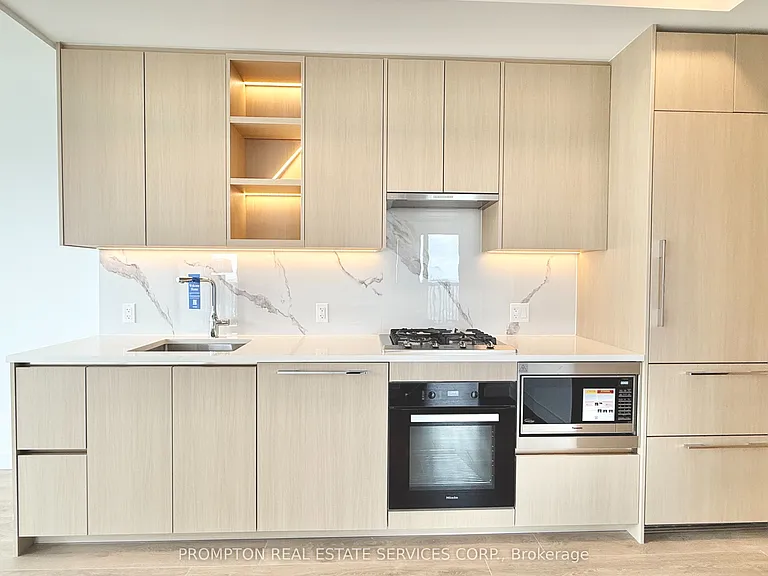 18 Esther Shiner Blvd #2311 — Photo 7