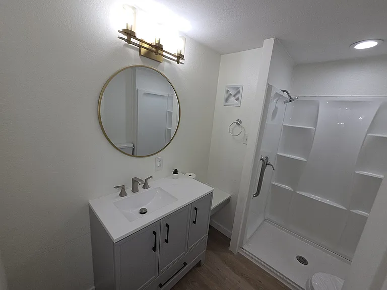 150 Old Englewood Rd #5 — Photo 8