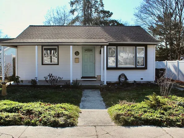 35 Natalie Ter, Absecon, NJ 08201