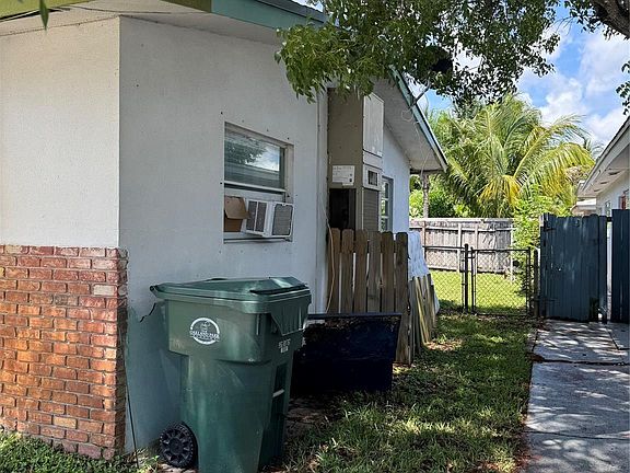 3rd image of 3331 NE 16th Avenue