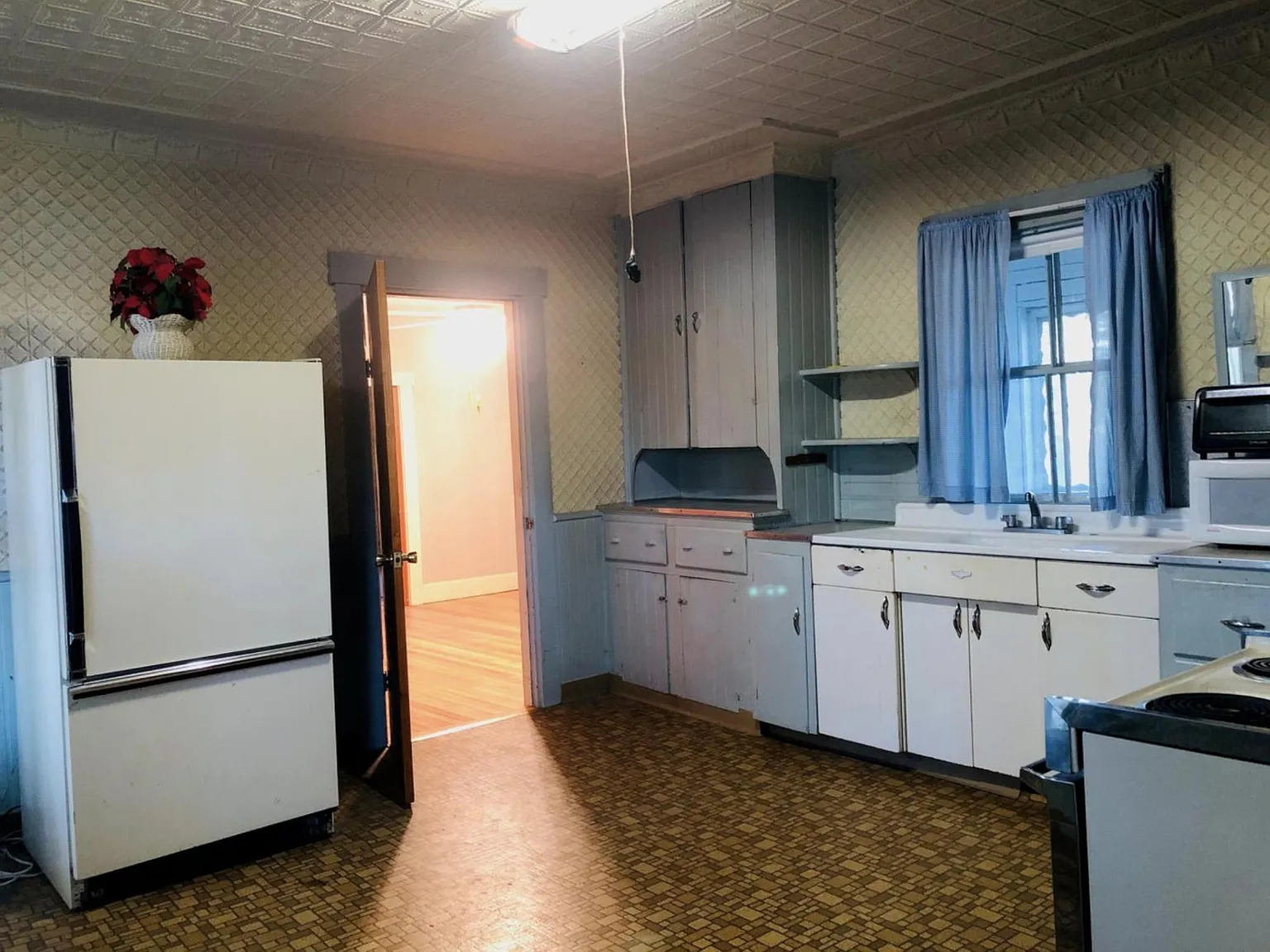 3 bed, $1,600 — Photo 3