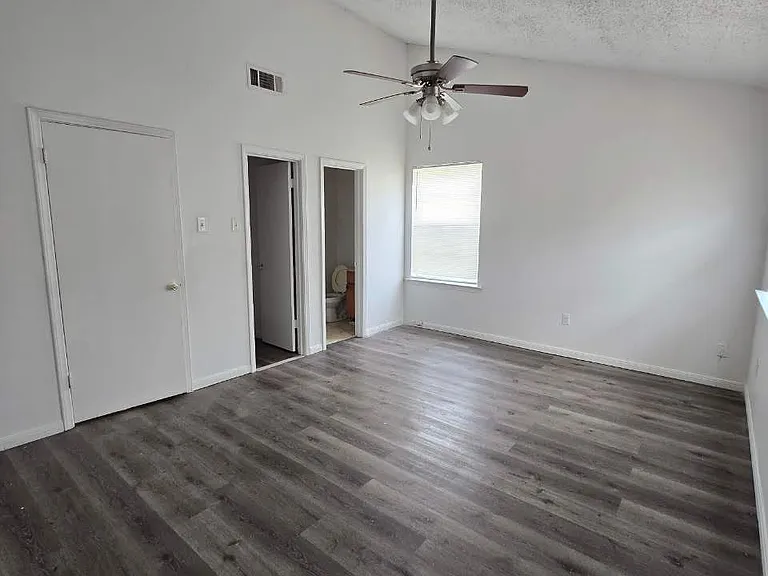 4201 Lac Couture Dr #A — Photo 15