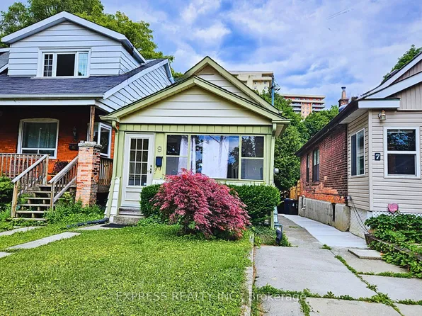 9 Bryant Ave, Toronto, ON M4C 5G9